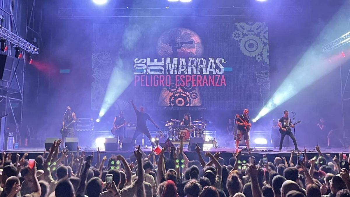 Los de Marras en el escenario de Viveros, el sábado por la noche. | AMANTA COMUNICACIÓ