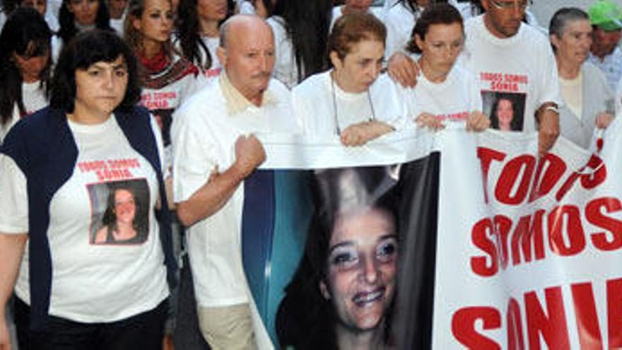 Tres mil personas se concentraron para solidarizarse con la familia de Sonia Iglesias Eirín //