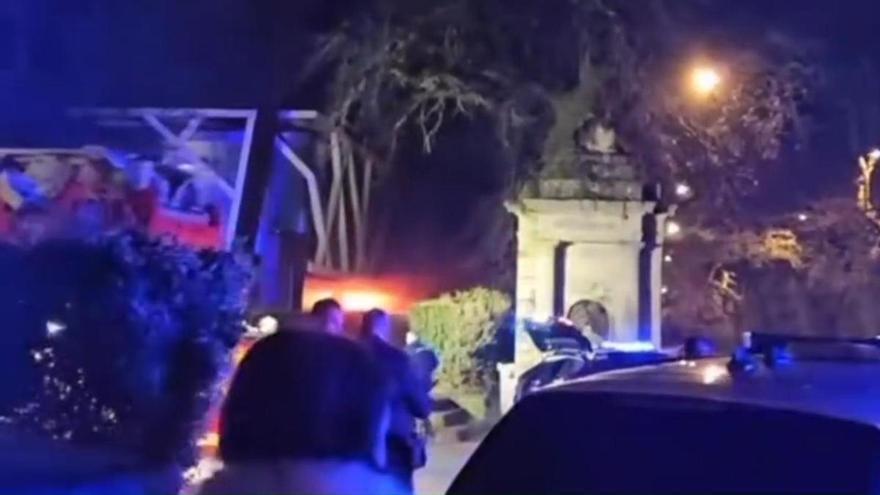 Un incendio en la cafetería Ferradura de la Alameda moviliza a los Bomberos de Santiago