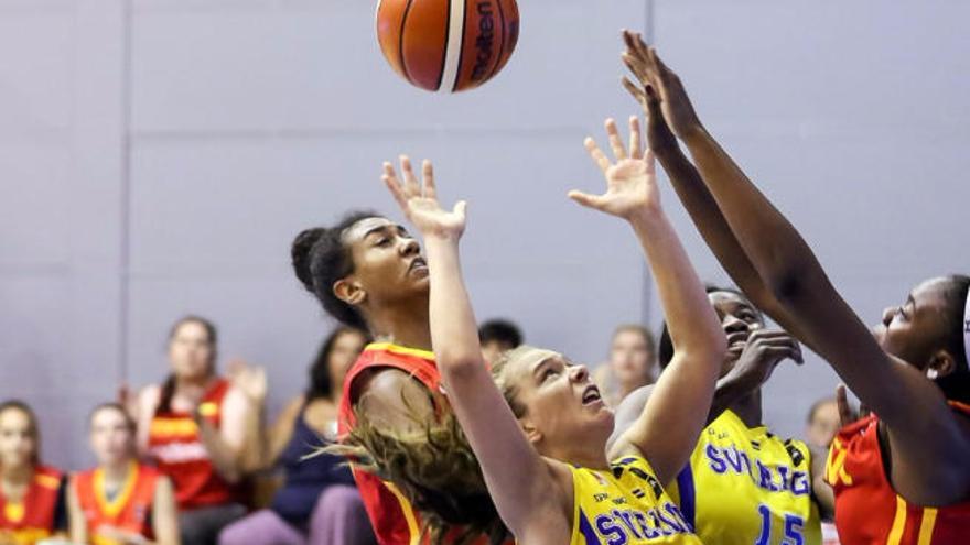 Iris Junio y Natalia Rodríguez brillan en el  gran debut de España