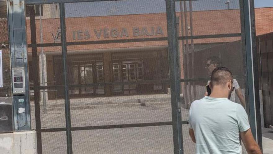 Un profesor de Valencia impide a una alumna entrar a clase por vestir un pantalón demasiado corto