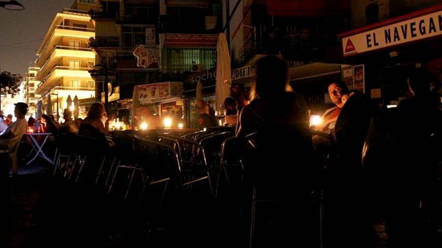 Un apagón deja sin luz al casco viejo de Benidorm durante media hora