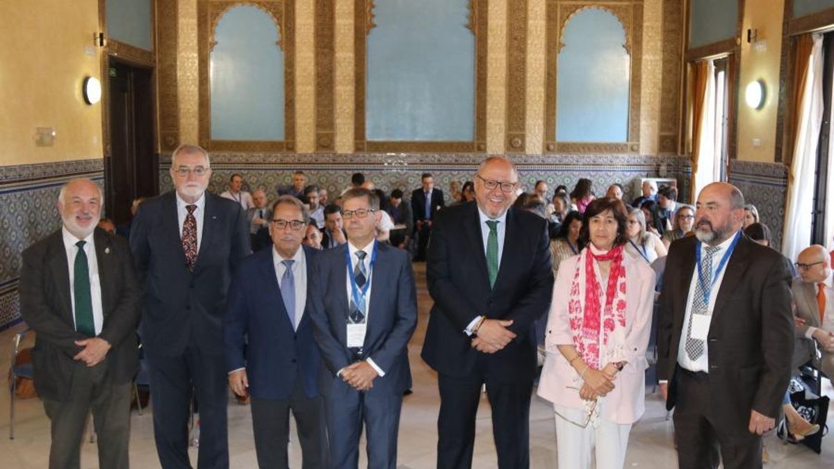Autoridades participantes en la inauguración del congreso.