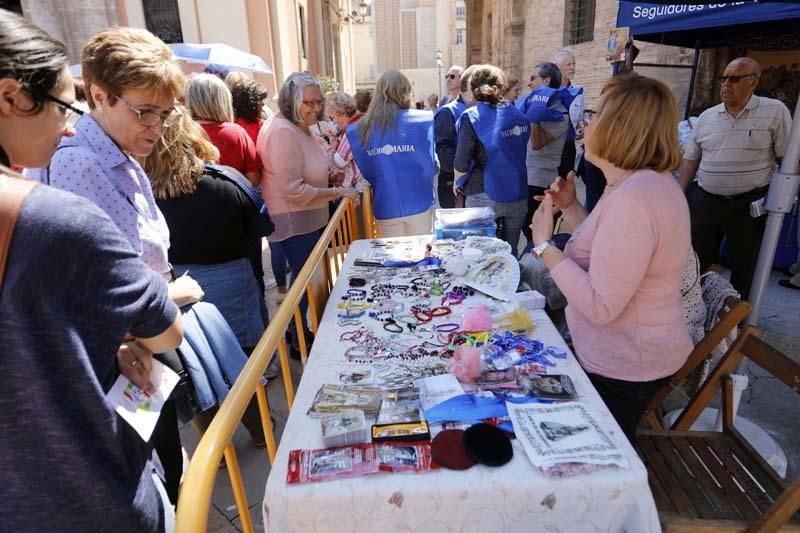 Besamanos en la Plaza de la Virgen