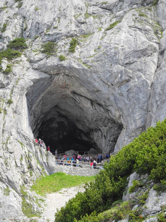 Cueva Austria Eisriesenwelt