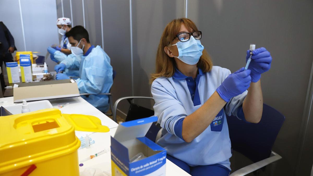 Vacunación masiva este miércoles en el Palacio de Ferias de Málaga