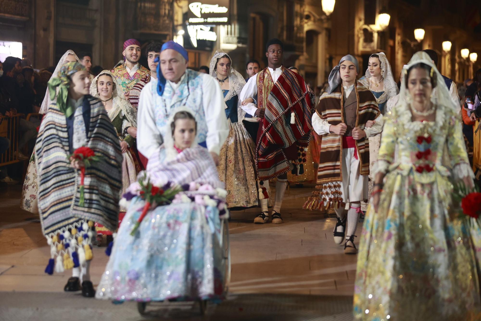 Búscate en el segundo día de ofrenda por la calle Quart (entre las 19:00 a las 20:00 horas)