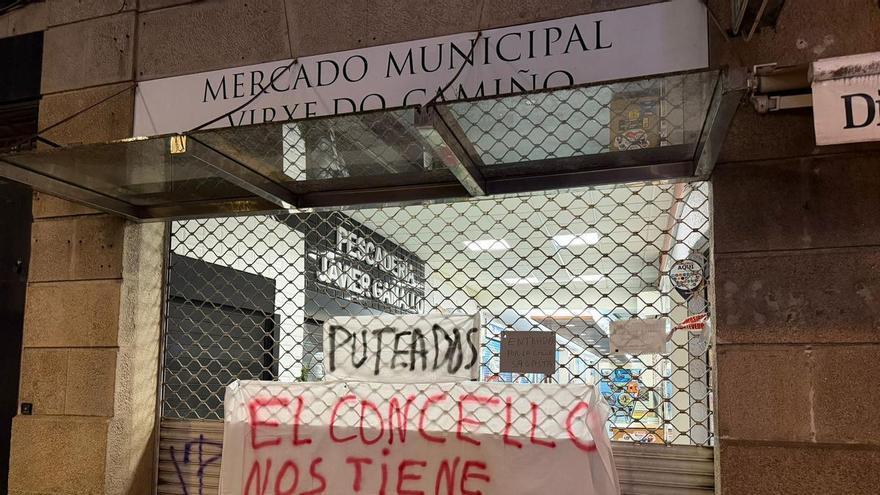 Encargado el arreglo de la verja del mercado Virxe do Camiño