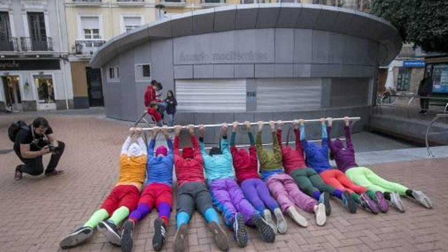 Performance realizada hace unos días en la Plaza Nueva.