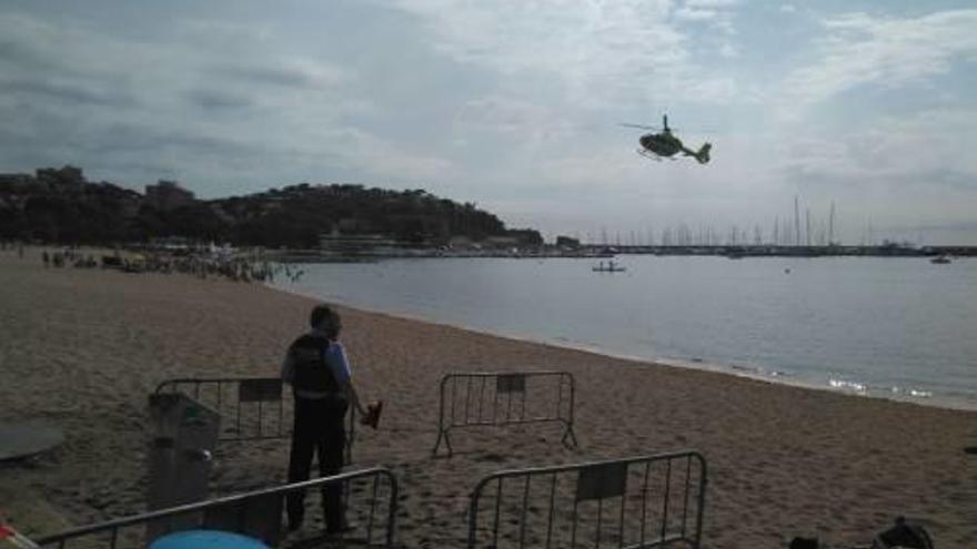 La platja amb l&#039;helicòpter del SEM .