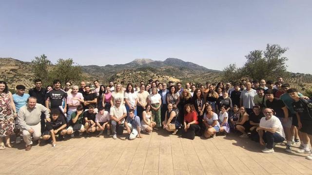 La delegada de Empleo de la Junta, Carmen Sánchez, con los beneficiarios de este programa de formación