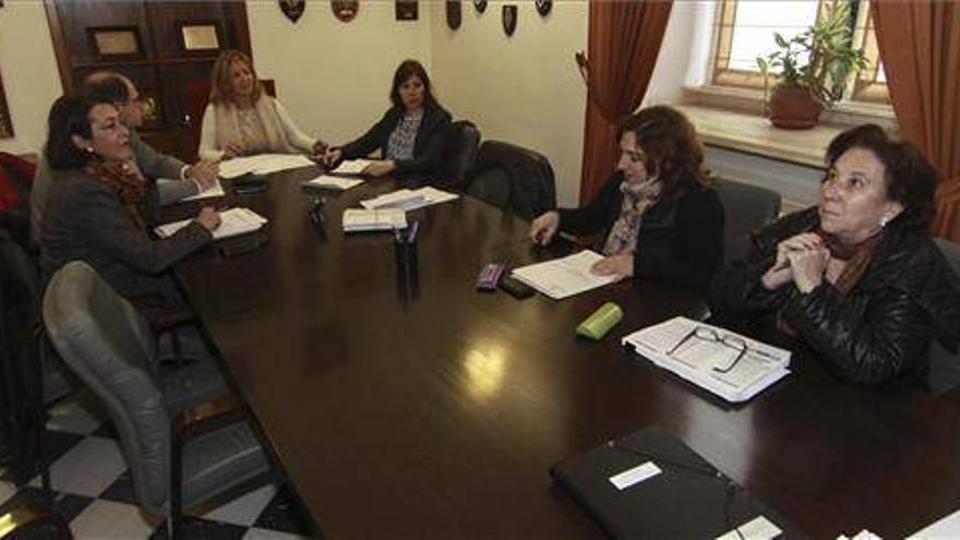 El Ayuntamiento de Cáceres decidirá la próxima semana la asistencia de Elviro a comisiones