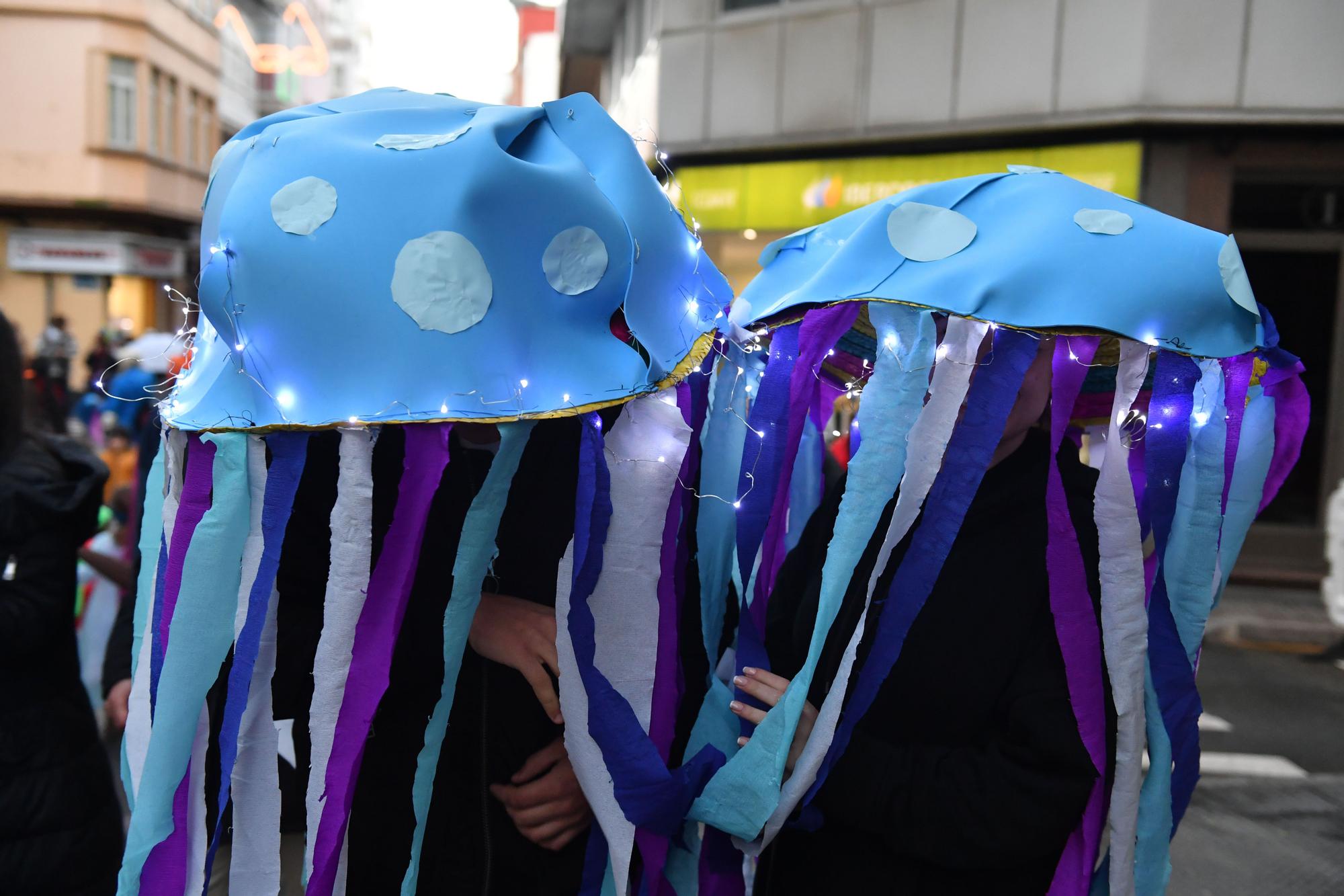 Martes de Carnaval: fiesta 'choqueira' en la calle de la Torre