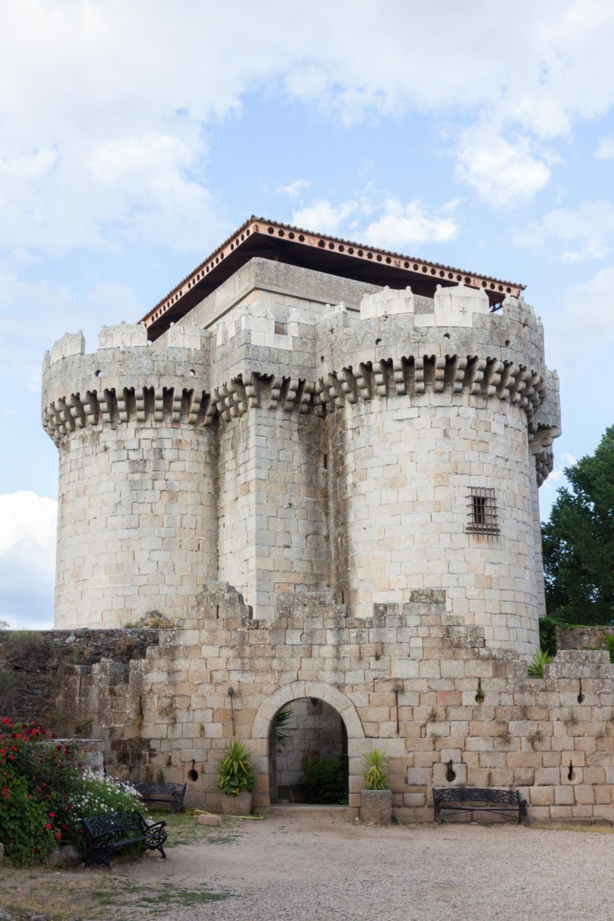El castillo fue evantado en el siglo XV sobre los restos de una antigua alcazaba árabe