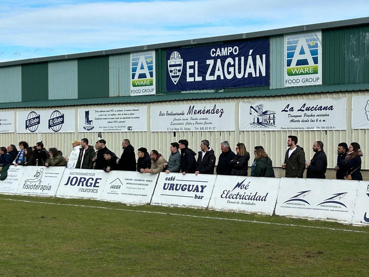 EN IMÁGENES: Así fue el derbi entre Salas y Cornellana, con victoria visitante en el último suspiro