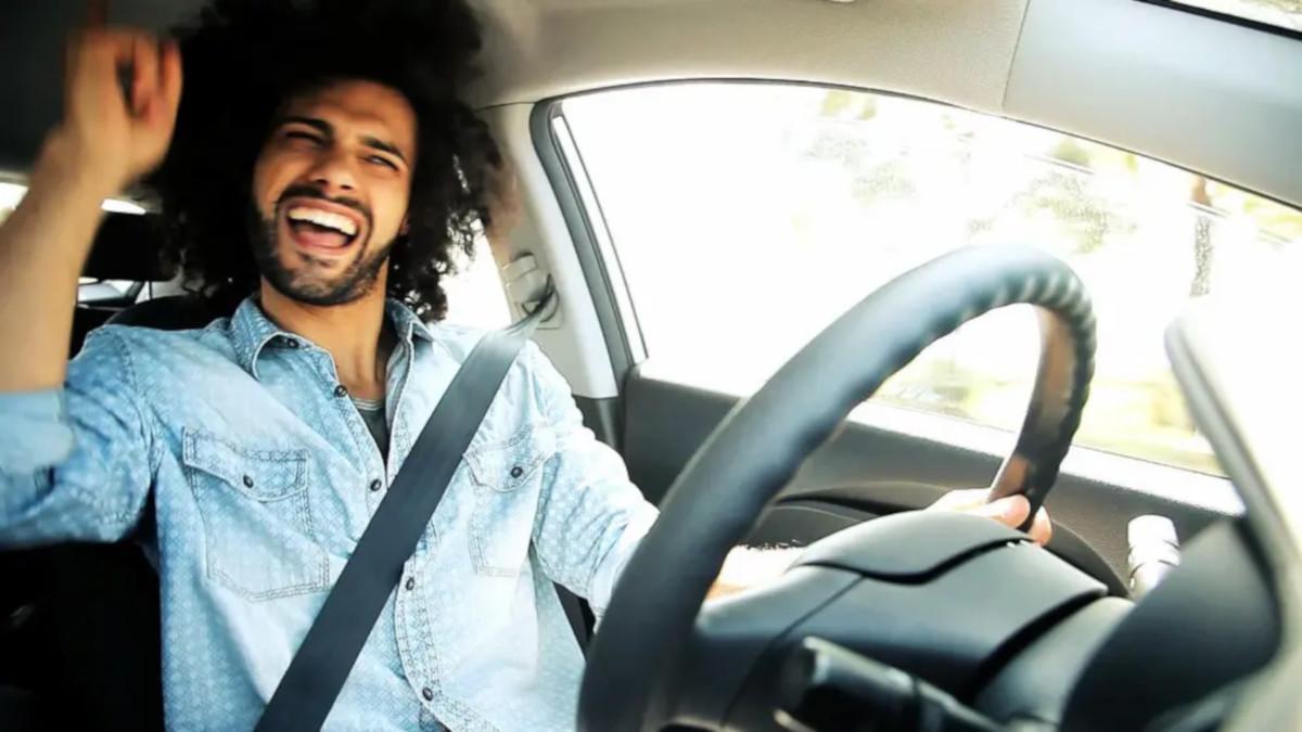 La multa por conducir con la música muy alta