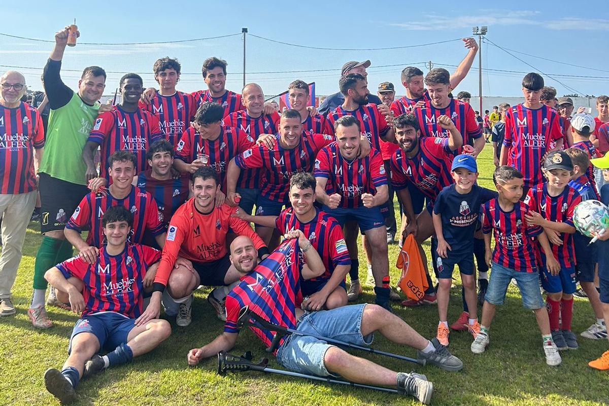 EN IMÁGENES: Así han celebrado Condal, Astur y Andés el ascenso a la Tercera Federación de Asturias