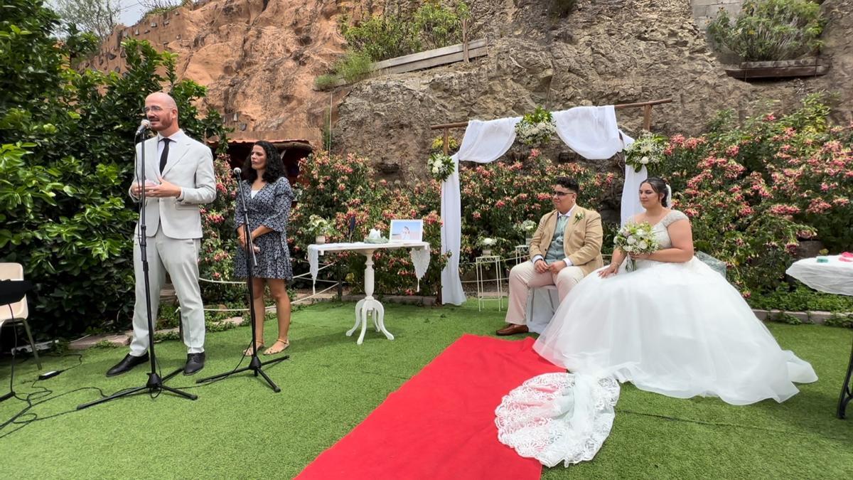 Yamilet Santana y Eric Mendoza celebran la primera boda bahá'í con reconocimiento civil en Canarias