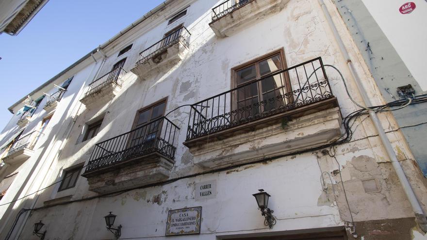 Xátiva multa a un banco por el mal estado de la casa donde se rodó una película de Tintín