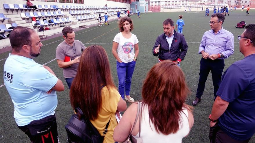 Santa Cruz licita la instalación de agua caliente con energía solar en 15 campos de fútbol