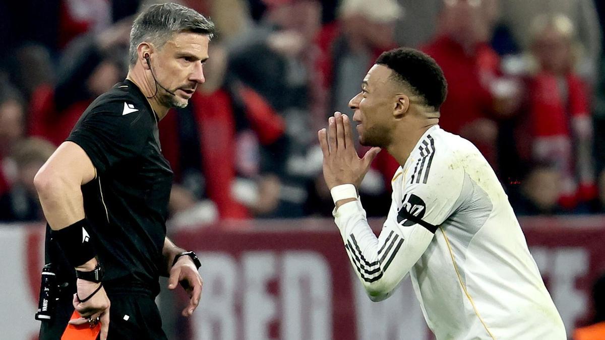 Bayern de Múnich - Real Madrid I La segunda amarilla a Camavinga