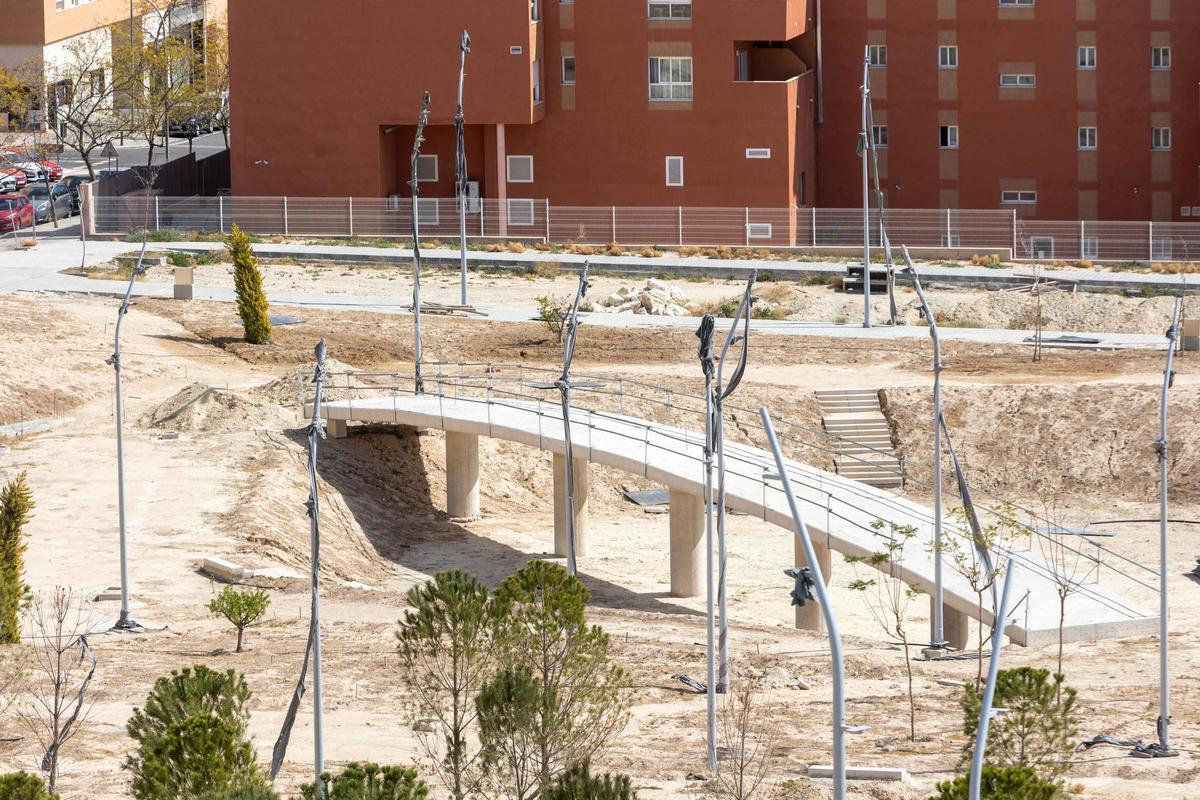 Imagen de las obras del parque del barrio La Torreta-PAU 2 de Alicante