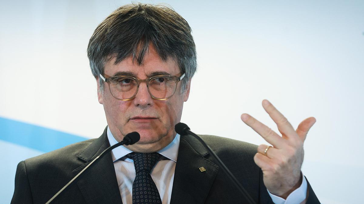 Puigdemont suspèn les «negociacions» amb el PSOE i demana una reunió urgent a Suïssa
