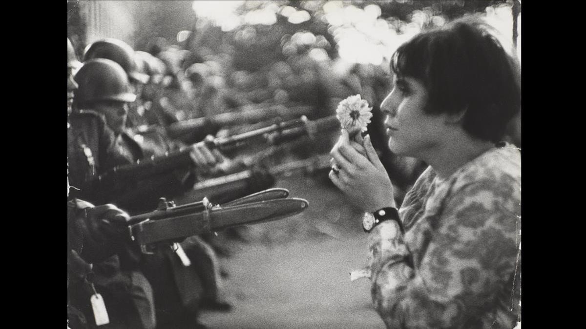 'La chica con la flor' (1967), en la muestra 'Cámara y ciudad'.