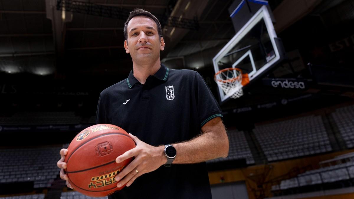 Dani Miret, renovado con el Asisa Joventut hasta 2028, más otro año opcional