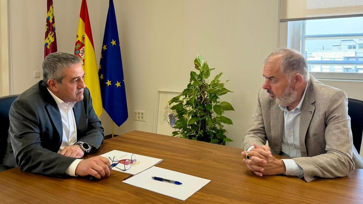 Buendía, durante la reunión mantenida con el presidente del presidente del Scrats, Lucas Jiménez