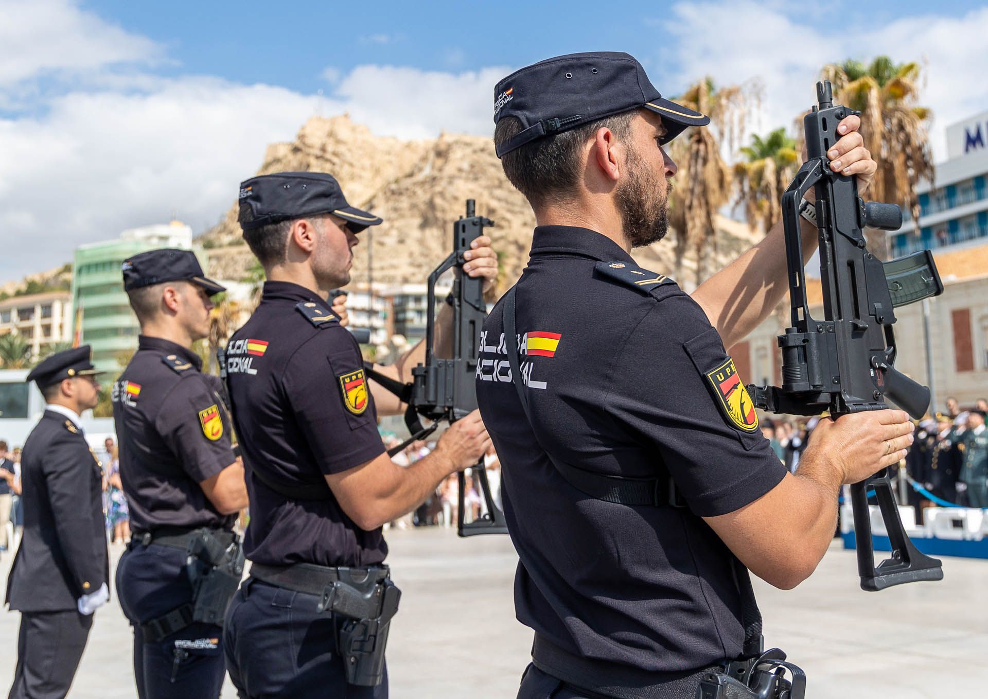 La Policía Nacional celebra en Alicante el día de su patrón