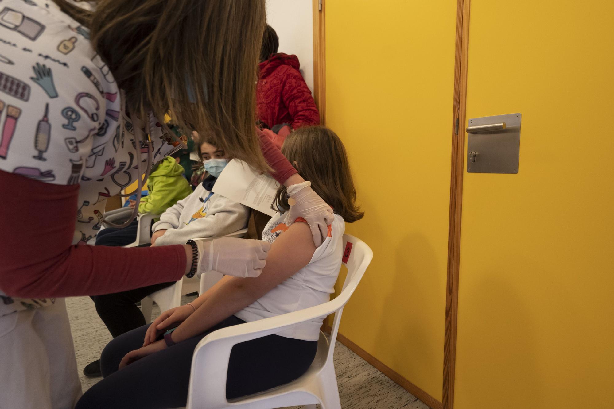 Las primeras vacunas infantiles en Alcañiz