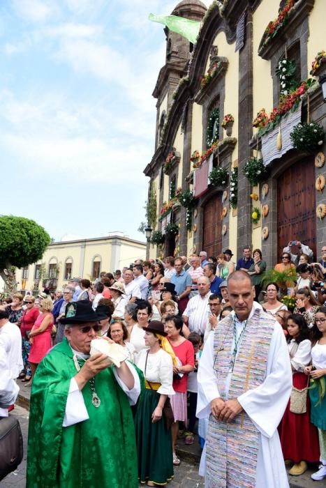 Procesion y Romeria por las Fiestas de las ...