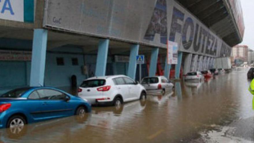 Una imagen de los aledaños de Balaídos inundados por el agua.