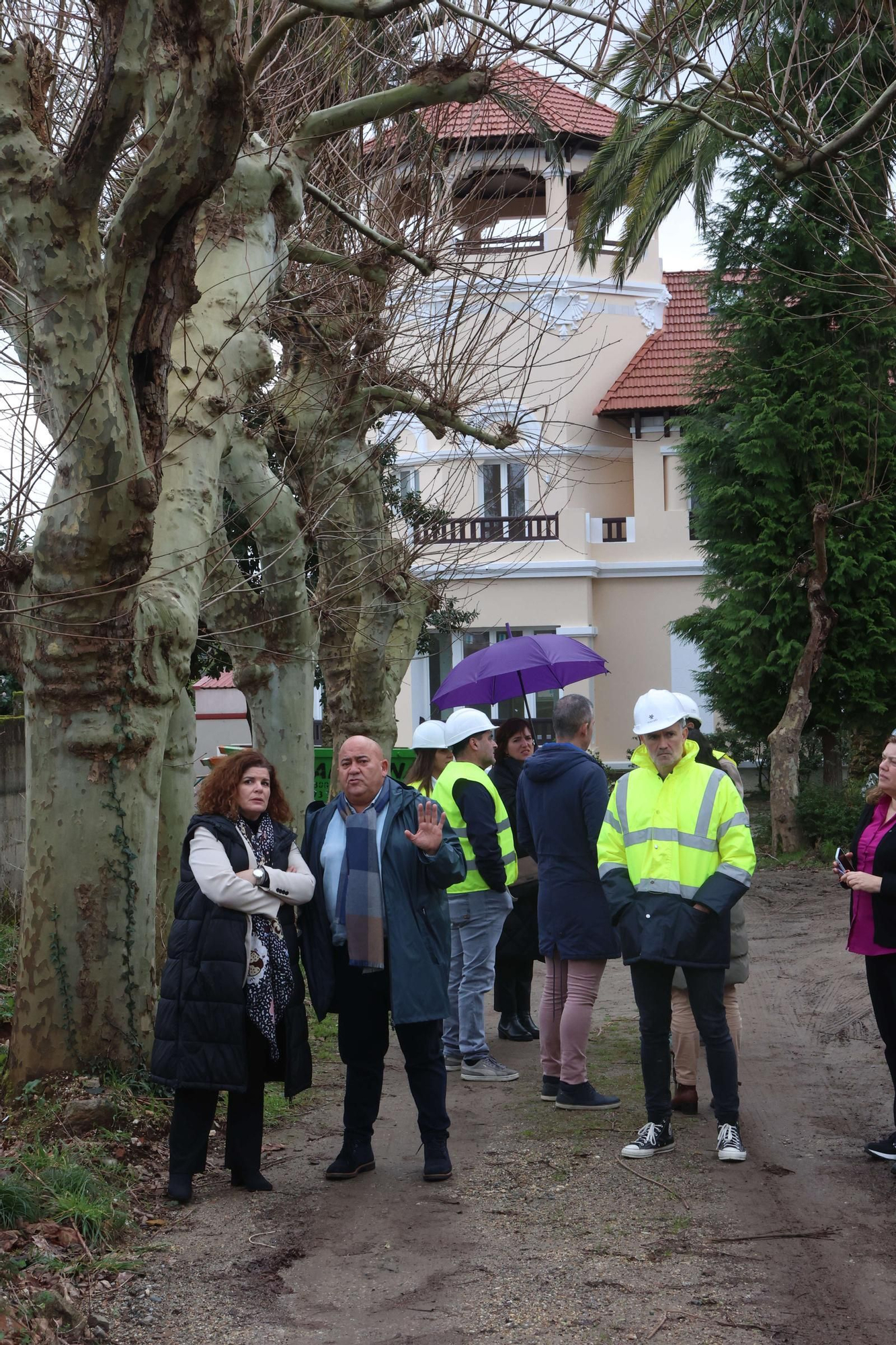 Visita a Finca Os Loureiros, sede del futuro Pazo da Cultura de Abegondo
