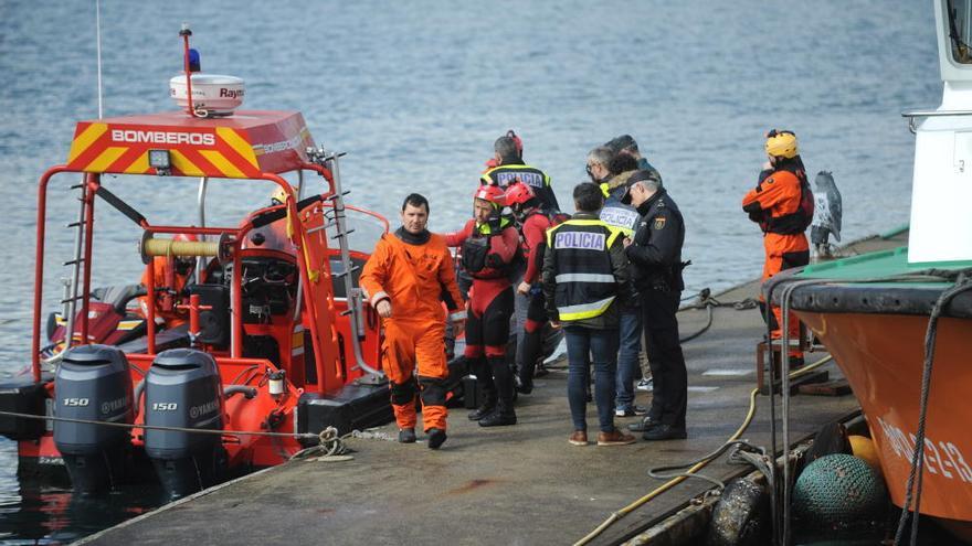 Rescate del cadáver de la joven arrastrada por el mar en la Coraza.