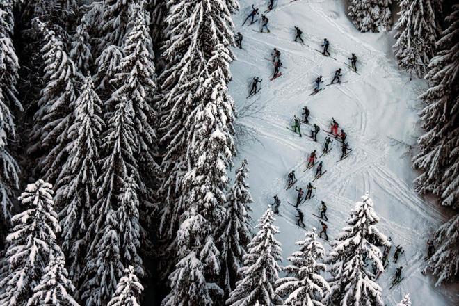 En esta foto de archivo tomada el 14 de marzo de 2018, los esquiadores compiten en la primera etapa de la 33ª edición de la competencia de esquí de montaña Pierra Menta en Areches-Beaufort.