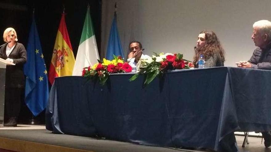 Los participantes ayer en la mesa redonda.