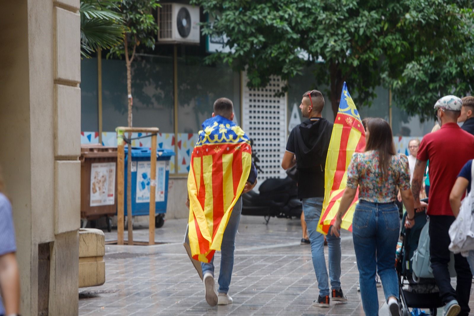 Ambiente en las calles de València el 9 d'Octubre