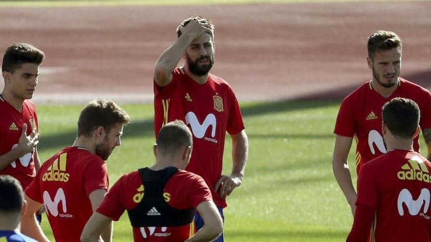 Piqué: &quot;No es mi caso, pero un independentista podría jugar con España&quot;