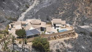 L’incendi de Los Gallardos va arribar a avançar a cent metres per minut i ja arriba a les 6.600 hectàrees cremades