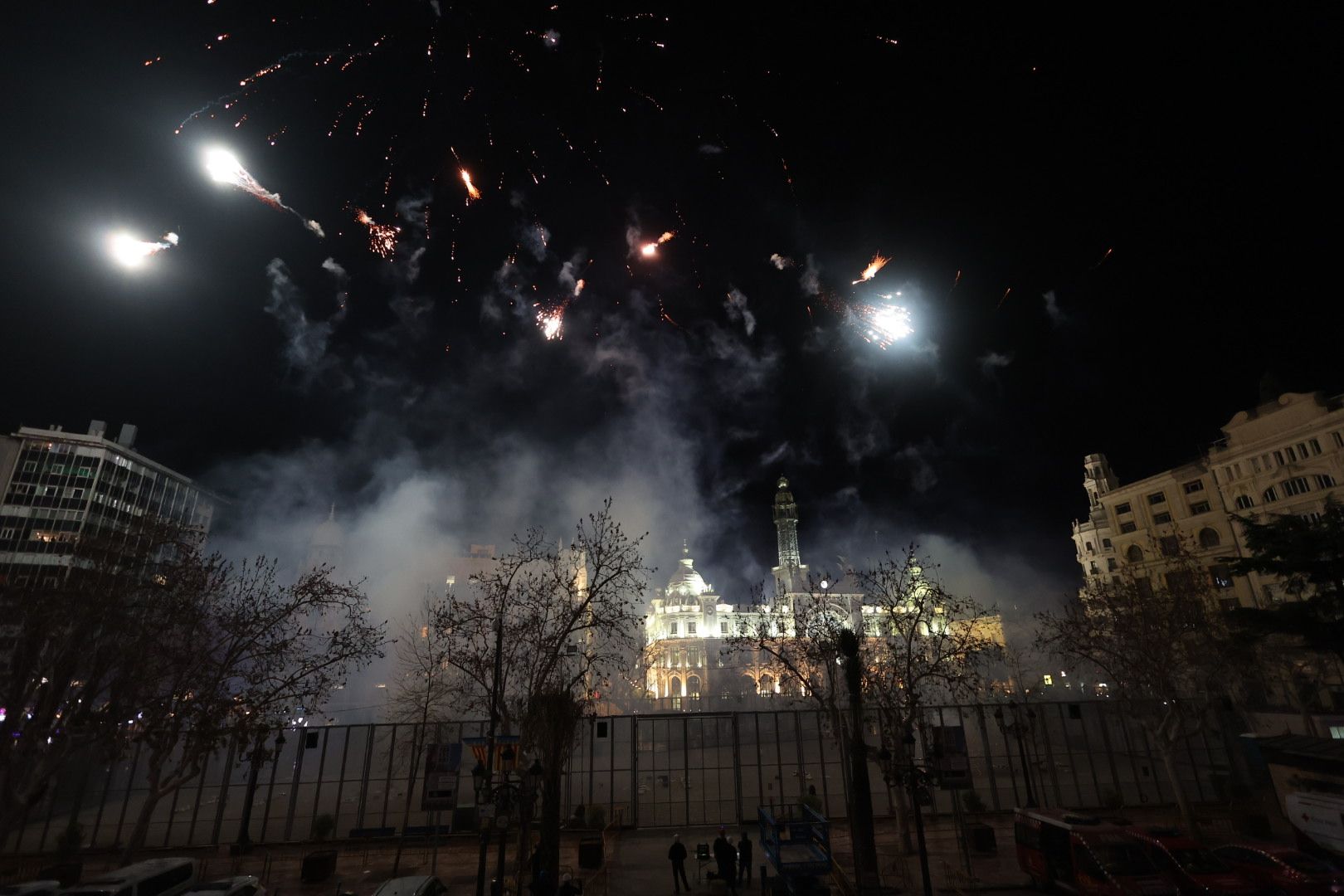 Las Fallas 2024 estrenan su primer castillo de medianoche