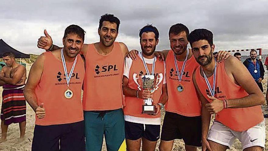 Irmandinhos, campeón de la Liga Gallega de fútbol gaélico playa