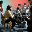 Los Beatles y el productor Glyn Johns (izquierda), en una imagen de Let it be.