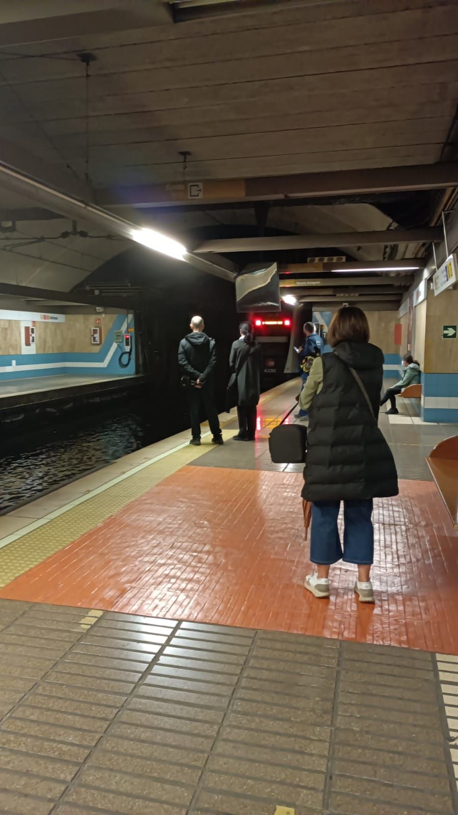 Una avería eléctrica provoca retrasos en toda la red del metro de Valencia