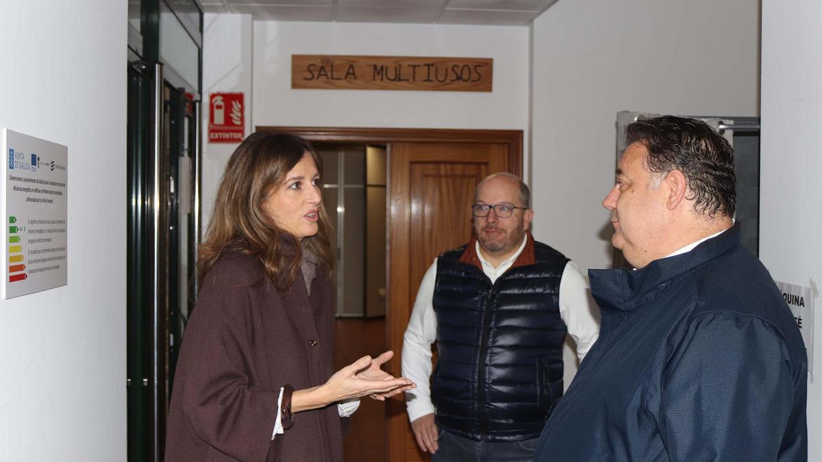 Natalia Prieto visitou o edificio acompañada de Roberto Rey, á dereita.