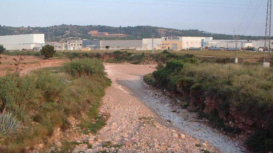 Denuncian posible delito contra el medio ambiente en el Polígono Belcaire