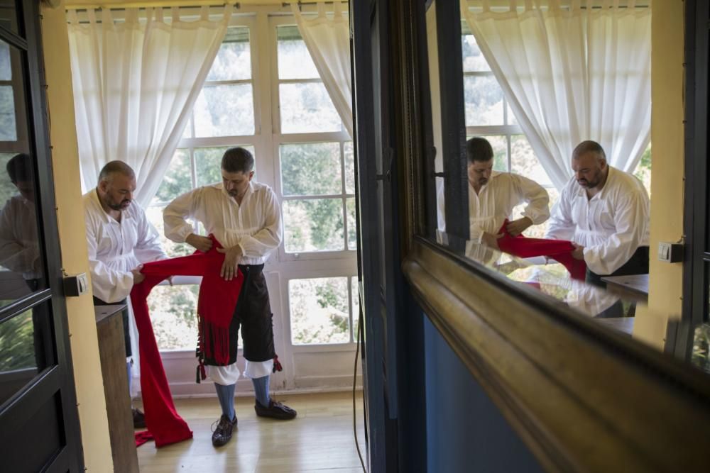 Ceremonia de vestir el traje de llanisca