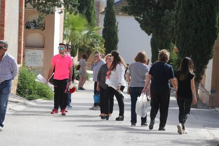 Día de Todos los Santos en el cementerio de Lorca