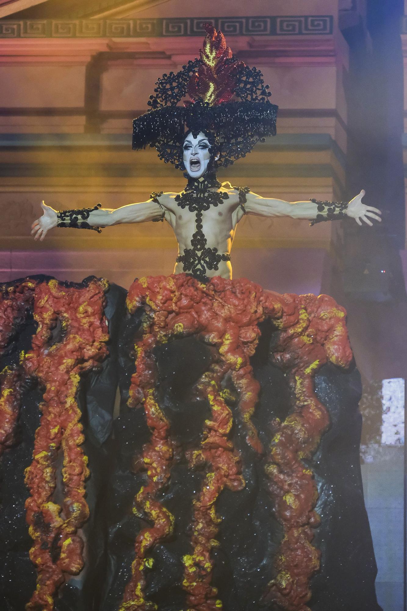Actuación de Drag Kiowa en la Gala Drag del Carnaval de Las Palmas 2022